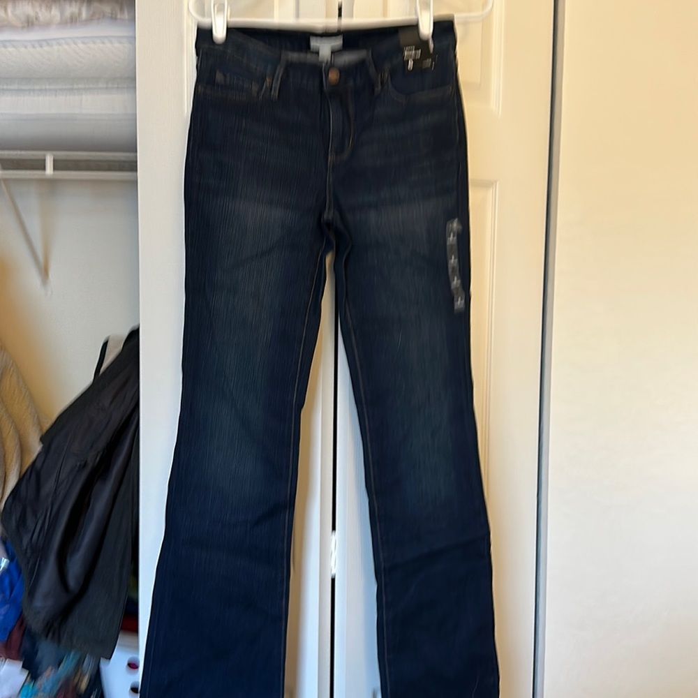 Never worn tags still on curt boot cut size 6 New York & Co jeans